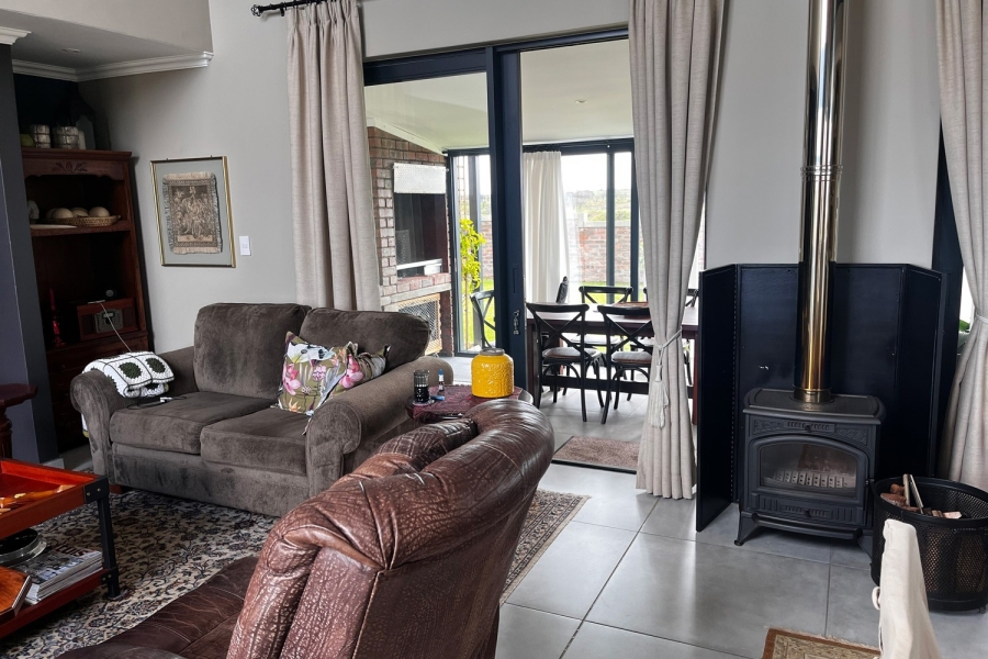 3 Bedroom Property for Sale in Renosterbos Estate Western Cape